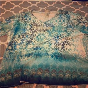 Patterns of blue short sleeve.